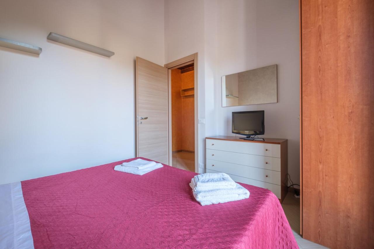הוילה ברצלונה פוצו די גוטו Casa Vacanza Josephine מראה חיצוני תמונה
